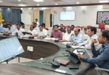 अफवाहों पर ध्यान न दें, महराजगंज में पेट्रोल-डीजल का पर्याप्त भंडार : जिला पूर्ति अधिकारी ईंधन की आपूर्ति पूरी तरह सुचारु, जरूरत के अनुसार ही करें खरीदारी