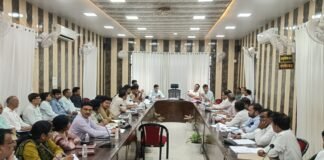 सीएम डैशबोर्ड समीक्षा में राजस्व कार्यों की धीमी प्रगति पर सख्त हुए सीआरओ वरासत, नामांतरण, भूमि विवाद और राजस्व वसूली के मामलों को समयबद्ध निस्तारित करने के निर्देश
