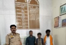 चौरी चौरा पुलिस की तत्परता से गुमशुदा किशोर सकुशल बरामद रेलवे स्टेशन के पास मिला 14 वर्षीय बालक, परिजनों को सौंपा गया