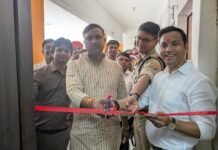 जिला बेसिक शिक्षा अधिकारी कार्यालय के नवीनीकरण का लोकार्पण विधायक विपुल दुबे, डीएम शैलेष कुमार और एसपी अभिनव त्यागी ने फीता काटकर किया शुभारंभ