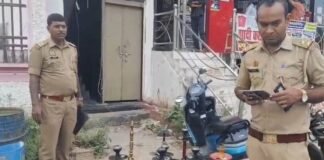 रेस्टोरेंट की आड़ में चल रहा था अवैध हुक्का बार, संचालक समेत तीन गिरफ्तार भारी मात्रा में फ्लेवर्ड तंबाकू उत्पाद और हुक्का सामग्री बरामद, कोतवाली पुलिस की कार्रवाई