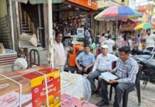 खलीलाबाद में खाद्य सुरक्षा विभाग की बड़ी कार्रवाई, पनीर विक्रेताओं पर छापेमारी कर लिए गए नमूने अपूर्व ट्रेडर्स (तान्या पनीर) और माधुरी ट्रेडर्स से एक-एक नमूना जांच के लिए प्रयोगशाला भेजा गया