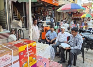 खलीलाबाद में खाद्य सुरक्षा विभाग की बड़ी कार्रवाई, पनीर विक्रेताओं पर छापेमारी कर लिए गए नमूने अपूर्व ट्रेडर्स (तान्या पनीर) और माधुरी ट्रेडर्स से एक-एक नमूना जांच के लिए प्रयोगशाला भेजा गया