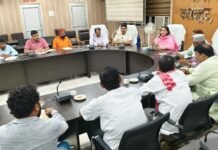 आगामी चुनाव की तैयारी तेज: 1200 से अधिक मतदाताओं वाले बूथ होंगे विभाजित डीएम कृत्तिका ज्योत्स्ना की अध्यक्षता में राजनीतिक दलों संग बैठक, 31 जुलाई तक चलेगी प्रक्रिया