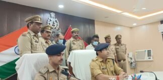 19 करोड़ की जीएसटी चोरी का भंडाफोड़, 50-50 हजार के दो इनामी आरोपी दिल्ली से गिरफ्तार संतकबीरनगर पुलिस और एसटीएफ लखनऊ की संयुक्त कार्रवाई, फर्जी फर्मों के जरिए चल रहा था करोड़ों का कर चोरी नेटवर्क
