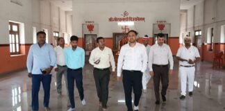रामग्राम परियोजना में देरी पर डीएम का सख्त रुख, ठेकेदार को नोटिस जारी करने के निर्देश गुरु गोरखनाथ मंदिर व सोनाड़ी देवी परिसर का भी किया निरीक्षण, पर्यटक सुविधाएं बढ़ाने पर जोर