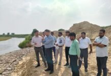 मानसून से पहले अलर्ट मोड में प्रशासन, अराजी सुबाइन तटबंध का डीएम ने किया निरीक्षण