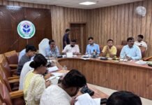 स्वच्छता कार्यों में लापरवाही पर नगर आयुक्त सख्त, ब्लैकलिस्टिंग और एफआईआर के निर्देश