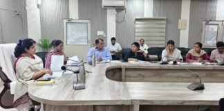 पीएम आवास योजना में लापरवाही पर होगी सख्त कार्रवाई, पात्र का नाम नहीं कटना चाहिए: डीएम 30 जून तक ग्राम सभाओं में स्थायी पात्रता सूची को अंतिम रूप देने के निर्देश