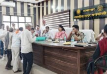 सम्पूर्ण समाधान दिवस में डीएम-एसपी ने सुनीं जन समस्याएं, एक सप्ताह में निस्तारण के निर्देश तहसील सदर में 87 शिकायतें पहुंचीं, सात मामलों का मौके पर समाधान