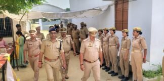 पुलिस आरक्षी परीक्षा में सख्ती, बापू पीजी कॉलेज केंद्र का एसपी नॉर्थ ने किया निरीक्षण सुरक्षा व्यवस्था, प्रवेश प्रक्रिया और निगरानी तंत्र का लिया जायजा, निष्पक्ष परीक्षा के दिए निर्देश