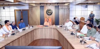 सीएम योगी ने पीडब्ल्यूडी परियोजनाओं की समीक्षा की, जनप्रतिनिधियों के प्रस्तावों पर लिया फीडबैक