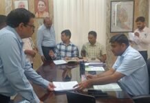 जनता दर्शन में डीएम दीपक मीणा ने सुनीं जनसमस्याएं, मौके पर दिए त्वरित निस्तारण के निर्देश