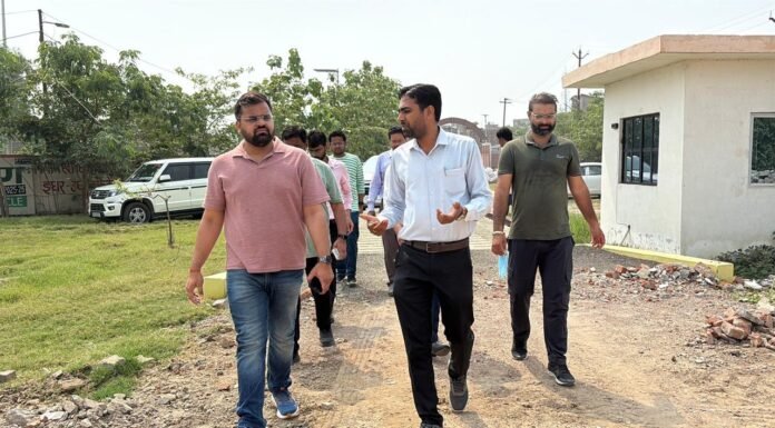 नगर आयुक्त अजय जैन ने चरगावां गारबेज ट्रांसफर स्टेशन और सीएंडडी वेस्ट सेंटर का किया निरीक्षण कचरा प्रबंधन को तकनीक से जोड़ने पर जोर, मशीनों की सुरक्षा और गुणवत्ता जांच के दिए निर्देश