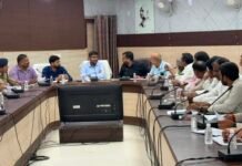 डीएम दीपक मीणा ने व्यापार बंधुओं के साथ की अहम बैठक, यातायात-स्वच्छता-अतिक्रमण पर सख्ती