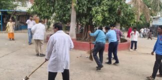योग दिवस से पहले जिला अस्पताल में चला स्वच्छता अभियान, सीएमएस ने खुद संभाली कमान