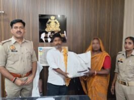 ईमानदारी की मिसाल बना ऑटो चालक, जेवरात से भरा बैग लौटाकर जीता दिल पुलिस की सक्रियता से महिला को सुरक्षित मिला सामान, चालक की सराहना कर जताया आभार