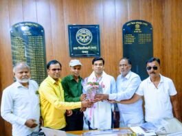 शांति और सौहार्द के साथ संपन्न हुआ मोहर्रम जुलूस, प्रशासनिक व्यवस्था की हुई सराहना इमामबाड़ा मुतवल्लियान कमेटी ने अपर नगर मजिस्ट्रेट को किया सम्मानित