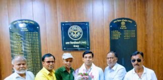 शांति और सौहार्द के साथ संपन्न हुआ मोहर्रम जुलूस, प्रशासनिक व्यवस्था की हुई सराहना इमामबाड़ा मुतवल्लियान कमेटी ने अपर नगर मजिस्ट्रेट को किया सम्मानित