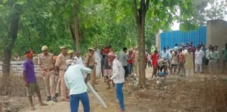 वर्षों पुराना गौशाला भूमि विवाद खत्म, प्रशासन ने सीमांकन कर सौंपा कब्जा भारी पुलिस बल की मौजूदगी में गाड़े गए पीलर, शांतिपूर्ण ढंग से पूरी हुई कार्रवाई