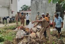 100 आबकारी मुकदमों की 929 लीटर अवैध शराब नष्ट न्यायालय के आदेश पर परसामलिक थाने में हुई कार्रवाई, वीडियोग्राफी भी कराई गई