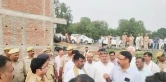 सीएम योगी 25 जून को संतकबीरनगर दौरे पर, बसवारी के बाबा बैजूनाथ धाम से क्षेत्र को मिल सकती है विकास की नई सौगात बसवारी गांव में प्रशासनिक तैयारियां तेज, सुरक्षा से लेकर मूलभूत व्यवस्थाओं तक अधिकारियों ने लिया जायजा