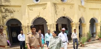UPTET 2026 की पहली पाली शांतिपूर्ण और नकलविहीन संपन्न, डीएम-एसपी ने परीक्षा केन्द्रों पर संभाली कमान