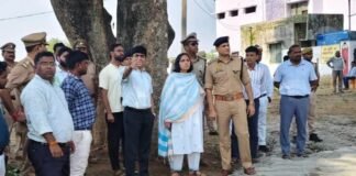 सीएम योगी के प्रस्तावित बस्ती दौरे की तैयारियां तेज: मंडलायुक्त, डीआईजी, डीएम और एसपी ने कार्यक्रम स्थल का लिया जायजा सुरक्षा, यातायात और व्यवस्थाओं की समीक्षा, लापरवाही पर सख्त कार्रवाई की चेतावनी