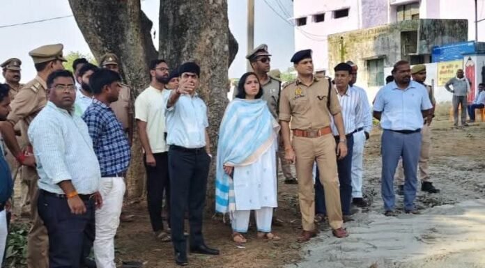 सीएम योगी के प्रस्तावित बस्ती दौरे की तैयारियां तेज: मंडलायुक्त, डीआईजी, डीएम और एसपी ने कार्यक्रम स्थल का लिया जायजा सुरक्षा, यातायात और व्यवस्थाओं की समीक्षा, लापरवाही पर सख्त कार्रवाई की चेतावनी