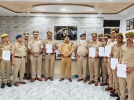 जनशिकायतों के त्वरित निस्तारण पर उत्कृष्ट पुलिसकर्मी सम्मानित, एसपी संदीप कुमार मीना ने दिए प्रशस्ति पत्र व नकद पुरस्कार