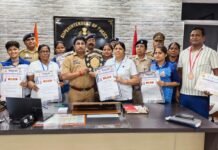 खेल मैदान में चमके पुलिस के सितारे, एसपी ने आठ खिलाड़ियों को किया सम्मानित
