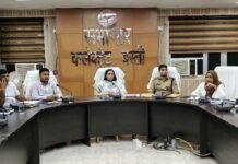 12 जुलाई को बस्ती में 44 लाख पौधरोपण का महाअभियान “पौधा लगाना नहीं, उसे जीवित रखना सबसे बड़ी जिम्मेदारी” : डीएम कृत्तिका ज्योत्स्ना गड्ढे की खुदाई से लेकर जियो-टैगिंग तक होगी निगरानी, लापरवाही पर तय होगी जवाबदेही