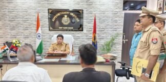जनसुनवाई में एसपी संदीप कुमार मीना ने सुनीं फरियादियों की समस्याएं समयबद्ध, निष्पक्ष और गुणवत्तापूर्ण निस्तारण के लिए अधिकारियों को दिए निर्देश