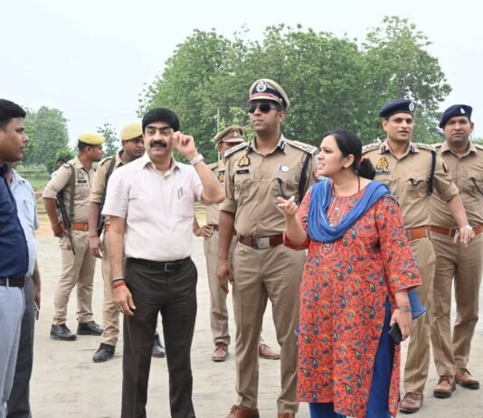 सीएम आगमन की तैयारियों का मंडलायुक्त व डीआईजी ने लिया जायजा
