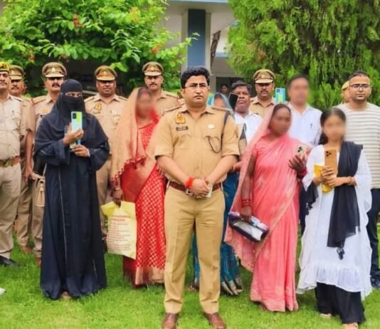 60 लाख के 161 गुमशुदा मोबाइल बरामद, संतकबीरनगर पुलिस को मिली बड़ी सफलता