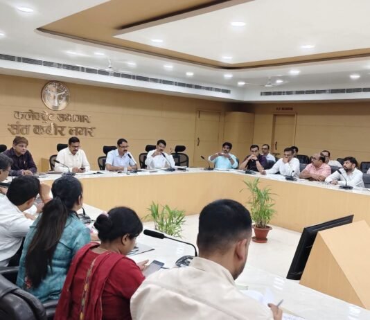 IGRS में लापरवाही पर डीएम सख्त, बोले— गुणवत्तापूर्ण निस्तारण और शत-प्रतिशत राजस्व वसूली सुनिश्चित करें