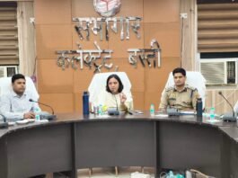 श्रावण मास की तैयारियों में जुटा प्रशासन, कांवड़ यात्रा और भदेश्वरनाथ मेले को लेकर मंथन डीएम-एसपी ने सुरक्षा, स्वच्छता और सुविधाओं को लेकर अधिकारियों को दिए सख्त निर्देश