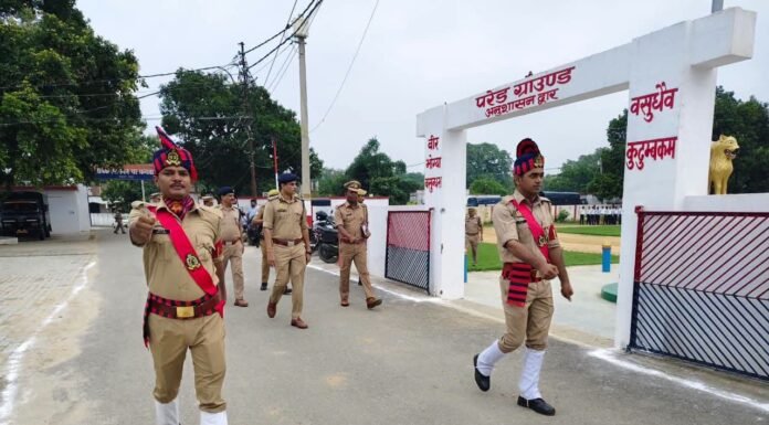 पुलिस लाइन का एसपी ने किया निरीक्षण, परेड में टर्नआउट परखी, सुविधाएं दुरुस्त करने के निर्देश अर्दली रूम में सुनी पुलिसकर्मियों की समस्याएं, त्वरित समाधान का दिया भरोसा