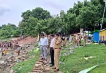 बाढ़ पूर्व तैयारियों का डीएम ने लिया जायजा, सरयू नदी के बढ़ते जलस्तर पर प्रशासन अलर्ट