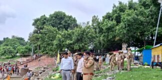 बाढ़ पूर्व तैयारियों का डीएम ने लिया जायजा, सरयू नदी के बढ़ते जलस्तर पर प्रशासन अलर्ट