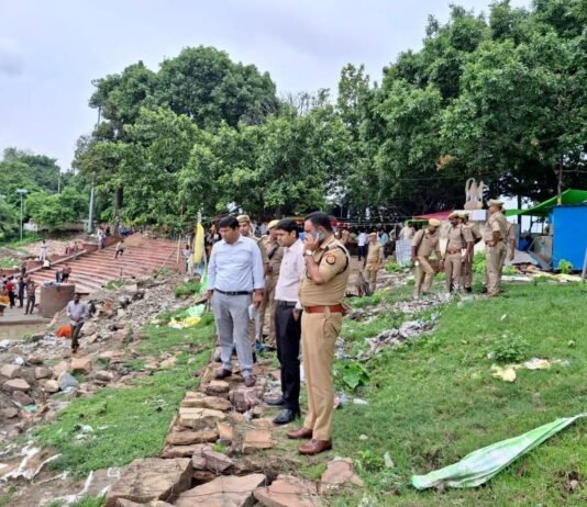 बाढ़ पूर्व तैयारियों का डीएम ने लिया जायजा, सरयू नदी के बढ़ते जलस्तर पर प्रशासन अलर्ट