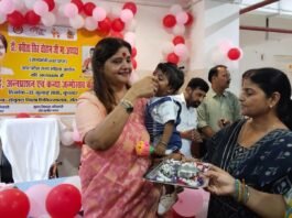 महिला उत्पीड़न मामलों की समीक्षा को संतकबीरनगर पहुंचीं राज्य महिला आयोग की अध्यक्ष जनसुनवाई में 10 मामलों की सुनवाई, अस्पताल का निरीक्षण कर कन्या जन्मोत्सव में हुईं शामिल
