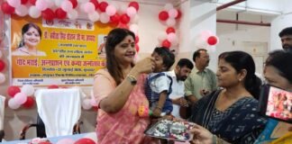 महिला उत्पीड़न मामलों की समीक्षा को संतकबीरनगर पहुंचीं राज्य महिला आयोग की अध्यक्ष जनसुनवाई में 10 मामलों की सुनवाई, अस्पताल का निरीक्षण कर कन्या जन्मोत्सव में हुईं शामिल