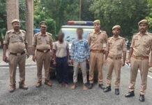 बेलहरकला पुलिस का बड़ा खुलासा, तीन चोरी की घटनाओं का पर्दाफाश दो शातिर चोर गिरफ्तार, जेवरात, नकदी, खाद्यान्न, मोबाइल, तमंचा व मोटरसाइकिल बरामद