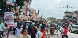 सीआरओ के निर्देश पर मुंडेरवा में गरजा बुलडोजर, मुख्य मार्ग से हटाया गया अतिक्रमण राजस्व, पुलिस व नगर पंचायत की संयुक्त कार्रवाई, दोबारा कब्जा करने पर एफआईआर और जुर्माने की चेतावनी