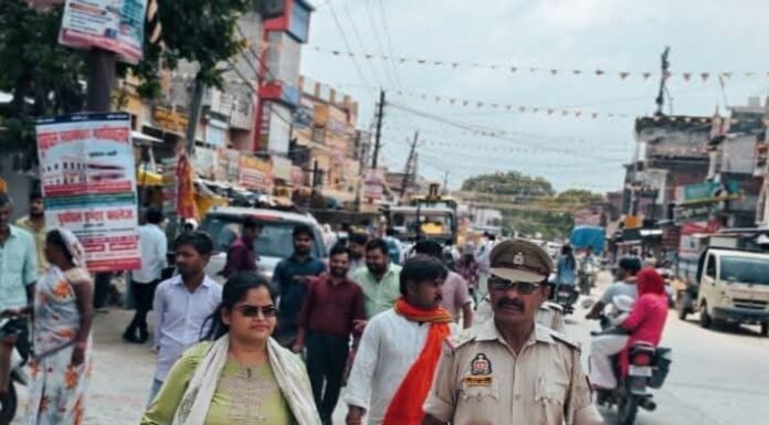 सीआरओ के निर्देश पर मुंडेरवा में गरजा बुलडोजर, मुख्य मार्ग से हटाया गया अतिक्रमण राजस्व, पुलिस व नगर पंचायत की संयुक्त कार्रवाई, दोबारा कब्जा करने पर एफआईआर और जुर्माने की चेतावनी