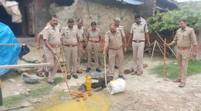 अवैध शराब के खिलाफ आबकारी विभाग की बड़ी कार्रवाई, 235 किलो महुआ लहन नष्ट 4 लीटर कच्ची शराब बरामद, आबकारी अधिनियम के तहत मुकदमा दर्ज