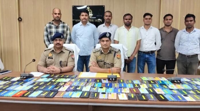 35 लाख के 165 गुमशुदा मोबाइल बरामद, बस्ती पुलिस ने लौटाई लोगों की मुस्कान