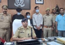 महुली पुलिस ने अंतरजनपदीय बाइक चोर गिरोह का किया पर्दाफाश, तीन शातिर गिरफ्तार पांच चोरी की मोटरसाइकिलें, तीन एंड्रॉयड मोबाइल बरामद; देवरिया, लखनऊ और बाराबंकी समेत कई जिलों से वाहन चोरी करने की कबूली वारदात