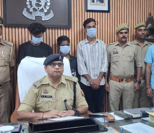 महुली पुलिस ने अंतरजनपदीय बाइक चोर गिरोह का किया पर्दाफाश, तीन शातिर गिरफ्तार पांच चोरी की मोटरसाइकिलें, तीन एंड्रॉयड मोबाइल बरामद; देवरिया, लखनऊ और बाराबंकी समेत कई जिलों से वाहन चोरी करने की कबूली वारदात